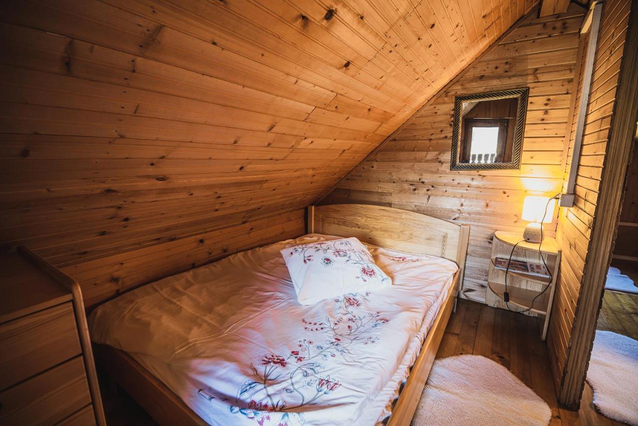 Wooden Cabin Zurej With Hot Tub Bukovje v Babni Gori Exterior photo