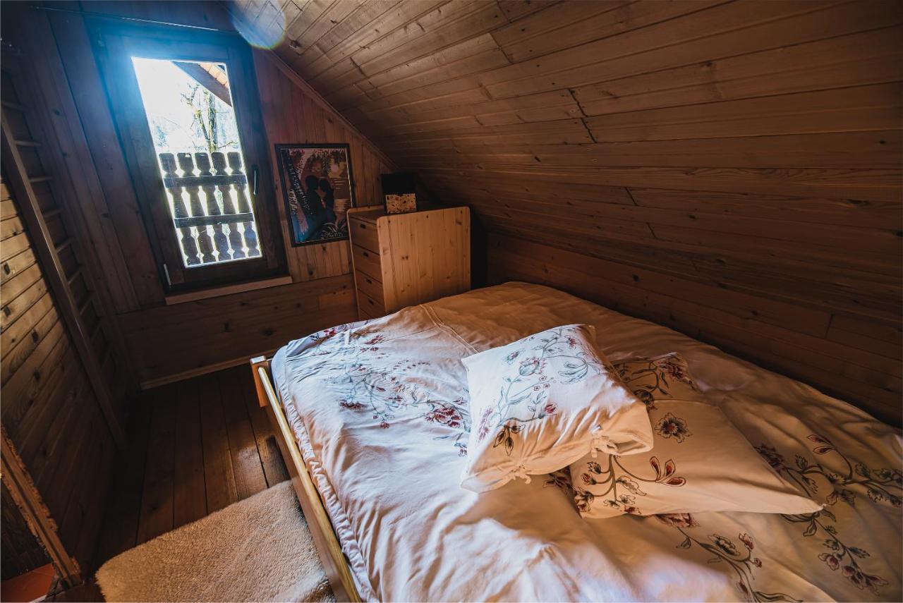 Wooden Cabin Zurej With Hot Tub Bukovje v Babni Gori Exterior photo