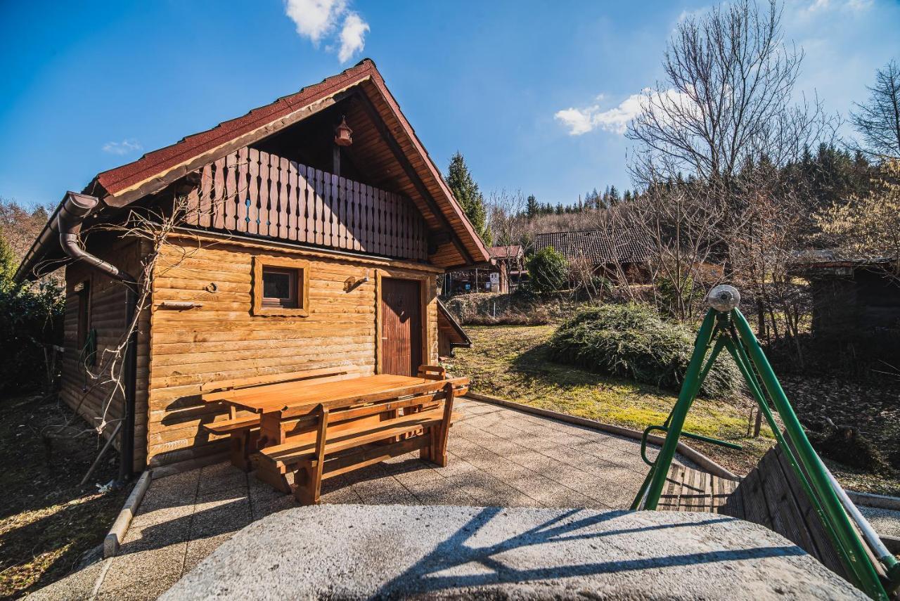 Wooden Cabin Zurej With Hot Tub Bukovje v Babni Gori Exterior photo